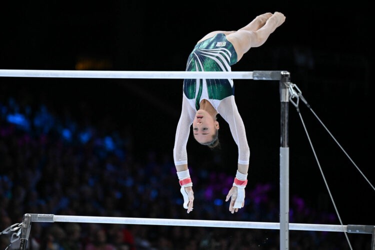Gymnastique – L’Algérienne Kaylia Nemour remporte une médaille historique aux Mondiaux