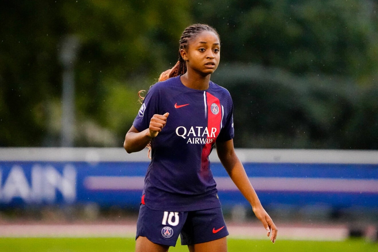 Football - Le match entre le PSG et Reims interrompu après une attaque de projectiles...