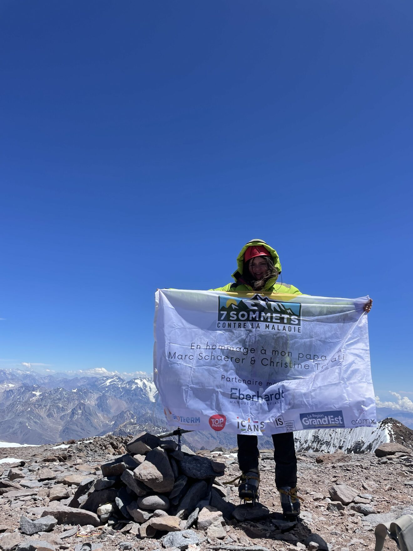 Constance : Elle gravit les 7 sommets les plus hauts du monde en hommage à son papa