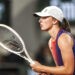 Tennis / Roland-Garros – Swiatek sort du piège Osaka au terme d’un match fou !
