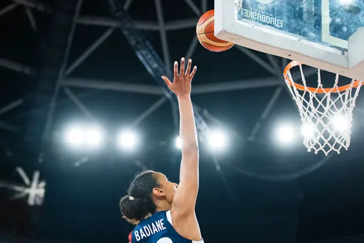 Basket – Les Bleues dominent outrageusement la Finlande en préparation aux JO 2024