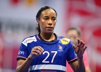 Handball – Estelle Nze Minko partage sa souffrance : « j’ai voulu avorter, j’ai dû passer la frontière »
