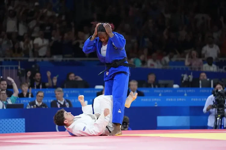 Judo / JO 2024 : L’impératrice Clarisse Agbegnenou s’icline en demi-finale contre la Slovène Andreja Leski et vise désormais le bronze
