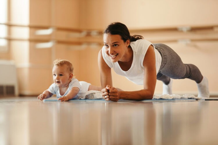 Le livre « je reprends le sport doucement après bébé », une mine d’informations bienveillantes