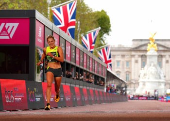 JO 2024 : Rose Harvey a défié l’impossible, elle a couru le marathon avec une jambe cassée !