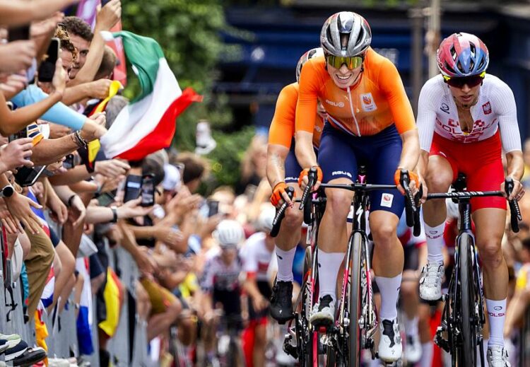 Cyclisme / Tour de France Femmes – Demi Vollering déjà en jaune