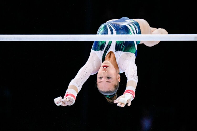 Barres asymétriques / JO 2024 – Kaylia Nemour s’offre l’or et écrit l’histoire pour l’Afrique