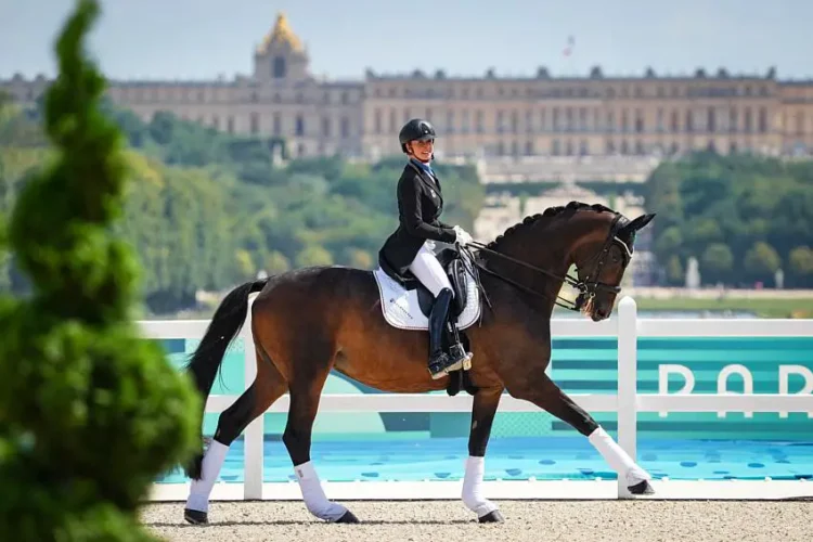 Dressage individuel / JO 2024 – Jessica von Bredow-Werndl conserve son titre, Isabell Werth obtient sa 14e médaille olympique
