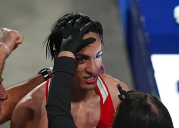 Boxe / JO 2024 – Imane Khelif dépose plainte pour cyberharcèlement : Elon Musk et J.K. Rowling risquent gros !