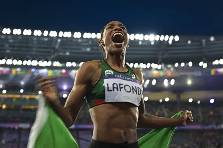 Triple saut / JO 2024 – En décrochant l’or, Thea LaFond entre dans l’histoire !