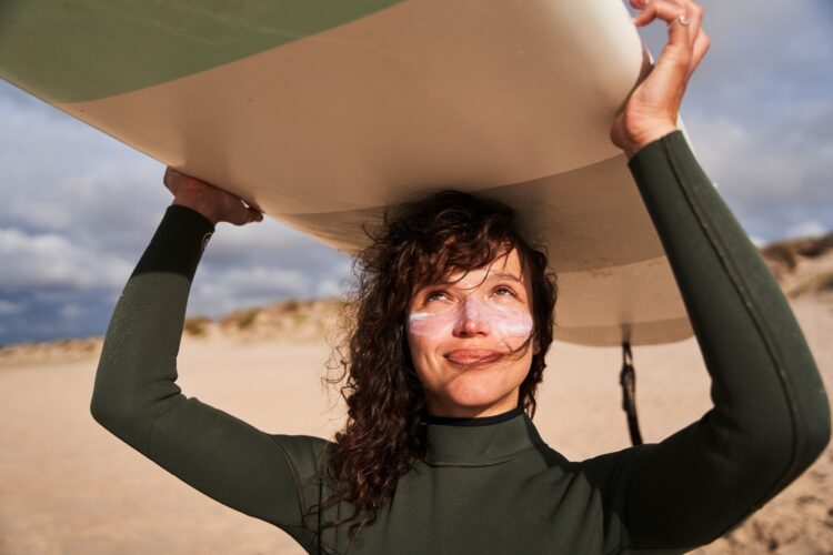 Le lait solaire satiné SPF50 des Laboratoires de Biarritz, entre haute protection, confort et engagement éco-responsable