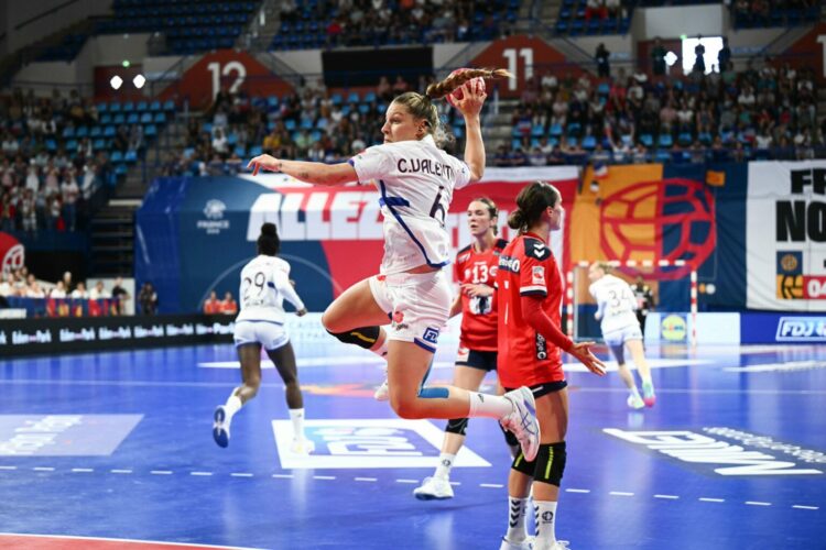 Handball – Les Bleues se rassurent avant l’Euro face à l’Angola
