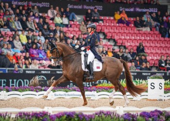 Équitation – La cavalière britannique Charlotte Dujardin suspendue un an pour avoir “excessivement” fouetté un cheval