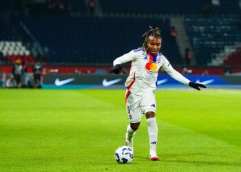 Football – L’OL s’impose au Parc devant un public record