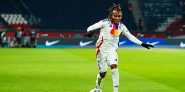 Football – L’OL s’impose au Parc devant un public record