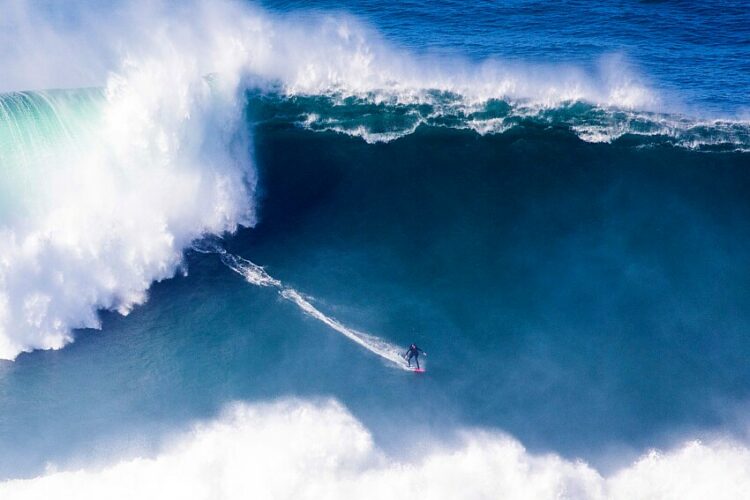 Surf – Justine Dupont triomphe à Nazaré, un doublé français historique