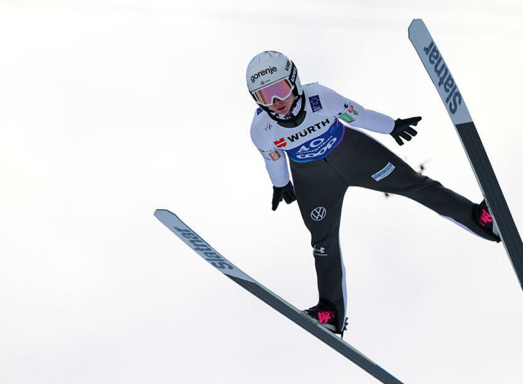 Saut à ski / Mondiaux – La Slovène Nika Prevc sacrée sur le petit tremplin, Pagnier 12e