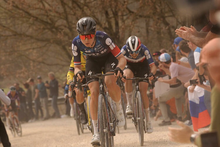 Cyclisme – Demi Vollering s’offre la Strade Bianche, Pauline-Ferrand Prévot sur le podium 