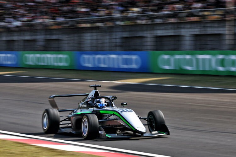 F1 Academy – Doriane Pin décroche sa première victoire de la saison