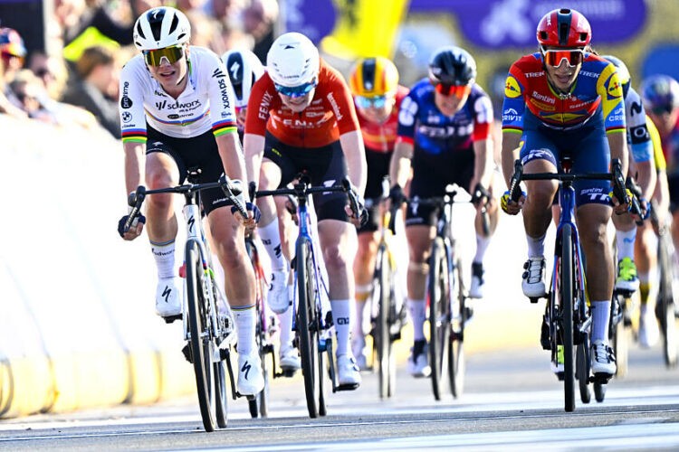 Cyclisme – Lotte Kopecky remporte le Tour des Flandres, devant Pauline Ferrand-Prévot