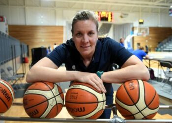 La Fondation arrive en Côte d’Ivoire ! 3 questions à Isabelle Fijalkowski, cadre technique sportif en Auvergne et formatrice sport scolaire pour HAVOBA