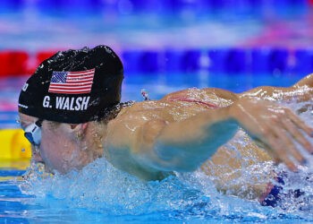 Natation – Gretchen Walsh s’offre un double record du monde sur 100 m papillon