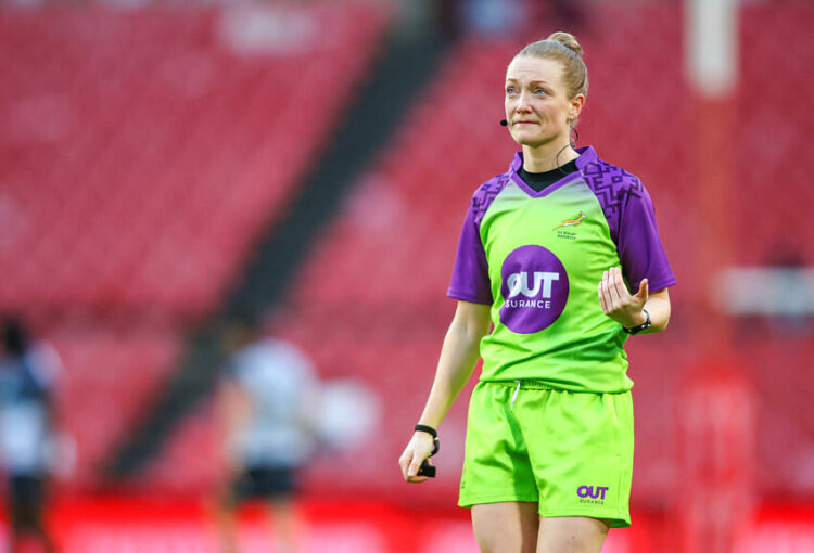 Rugby – Historique : Hollie Davidson va devenir la 1ère femme à arbitrer une finale européenne