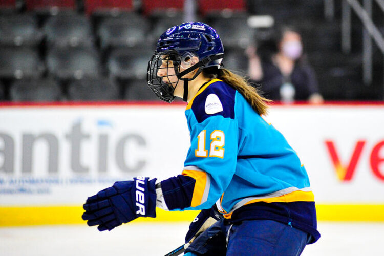 Hockey sur glace / PWHL – Chloé Aurard quitte les New York Sirens et s’engage avec le Boston Fleet