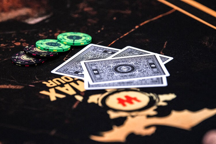 Femmes dans l’eSport et le Poker en Ligne : Les étoiles oubliées du nouveau front du jeu