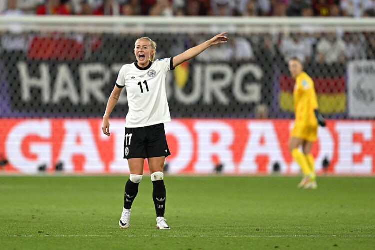 Football / Euro Féminin – L’Allemagne renverse le Danemark et garde la tête du groupe C