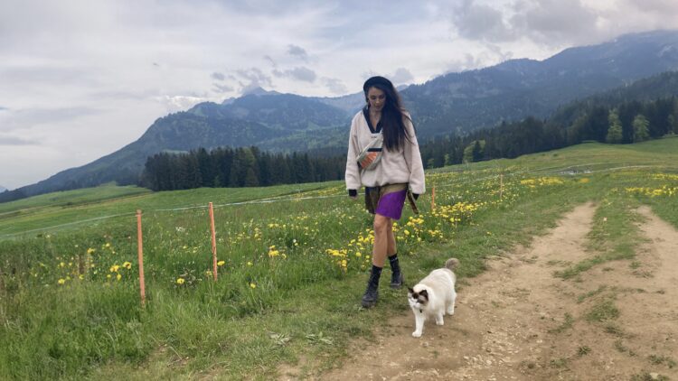 Amanda et L, le duo humain-chat le plus sportif !