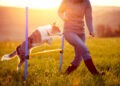 À LA DÉCOUVERTE DE L’AGILITY DOG : Là où les chiens volent et les cœurs s’alignent