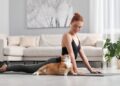 J’ai testé pour vous le yoga à la maison… En compagnie de mon chat !