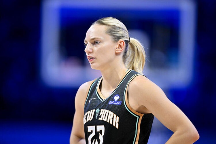 Basket – Marine Johannès et sa nouvelle vie de remplaçante : « En tant que joueuse, on veut toujours jouer plus… »