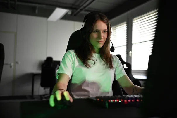 Les femmes dans l&rsquo;e-sport : le potentiel inexploité des paris sportifs