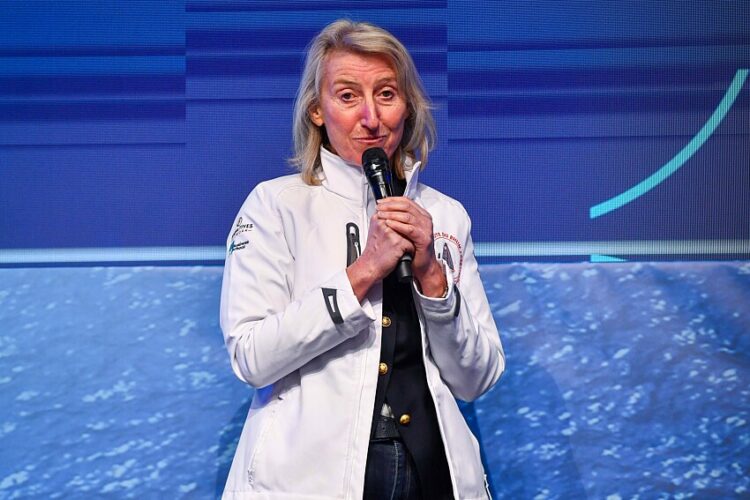 Catherine Chabaud, première navigatrice à boucler un tour du monde en solitaire, nommée ministre de la Mer