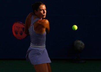 Tennis – Navarro surprend Swiatek et file en quarts à Pékin