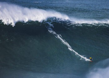 Surf – Cinquième sacre historique pour Justine Dupont à Nazaré