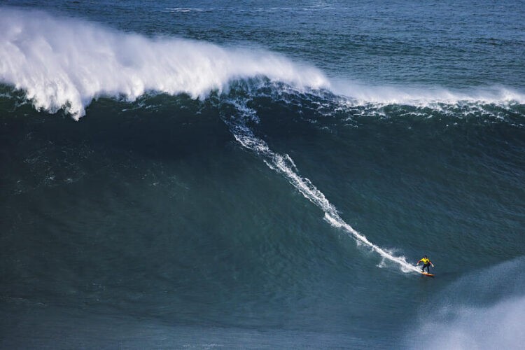 Surf – Cinquième sacre historique pour Justine Dupont à Nazaré