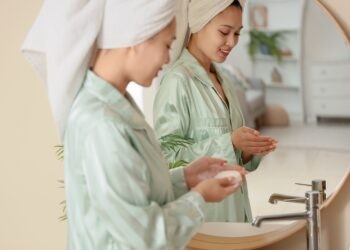 Shopping : trois savons solides qui prennent la peau au sérieux