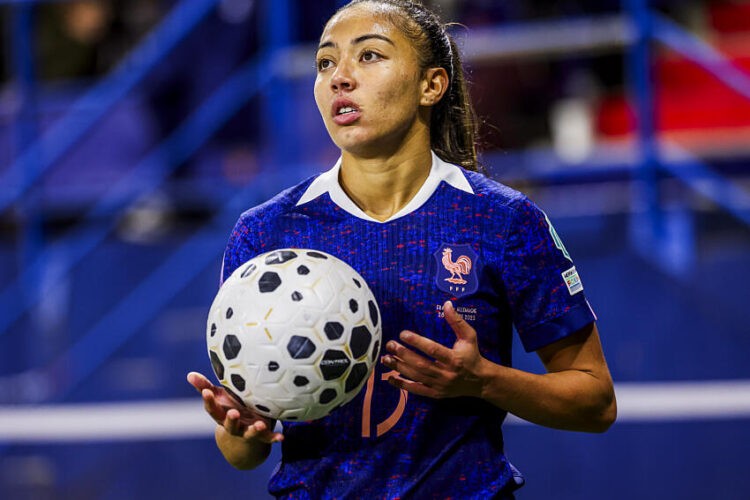 Football / Qualifications Mondial 2027 – Mbock et Cascarino pas dans la liste, une nouvelle tête chez les Bleues