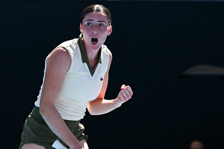 Privé : Interview hors du court – Elsa Jacquemot : « Je suis une vraie maniaque du gel pour les cheveux »