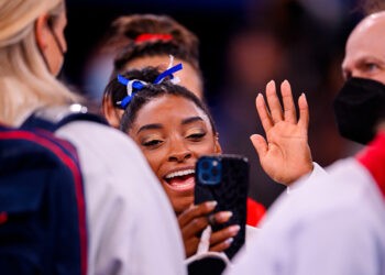 Comment protéger ses données personnelles quand on streame du sport en déplacement