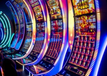 En quoi le casino en direct diffère-t-il des systèmes de jeu numériques : avis d&rsquo;expert Casino Alawin