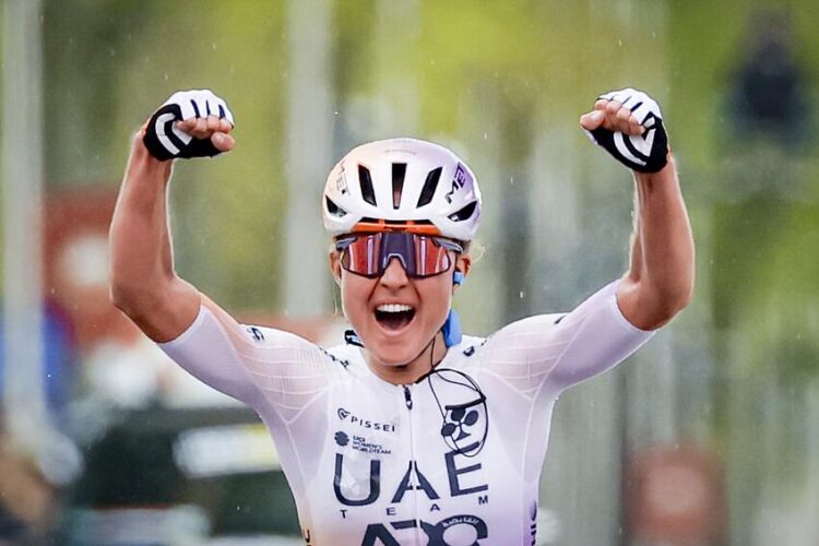 L&rsquo;Espagnole Paula Blasi sacrée sur la Vuelta Féminine