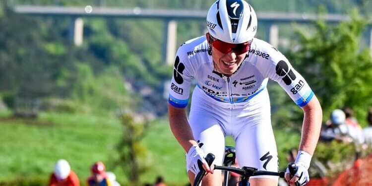 CB sur les routes du Tour de France Femmes avec Zwift