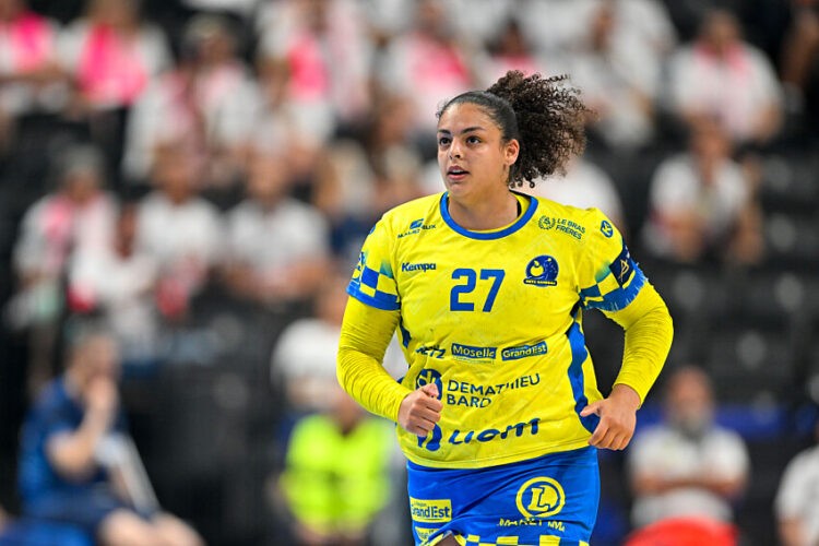 Handball – Sarah Bouktit élue meilleure joueuse de la saison en Ligue féminine