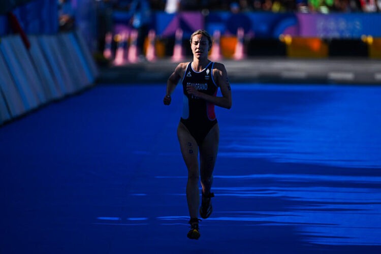 Triathlon – Cassandre Beaugrand décroche une troisième victoire en WTCS à Londres