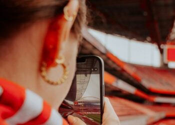 Sport féminin et divertissement connecté : de nouvelles habitudes chez les fans